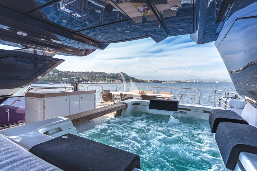 ESMERALDA OF THE SEAS, photos 5