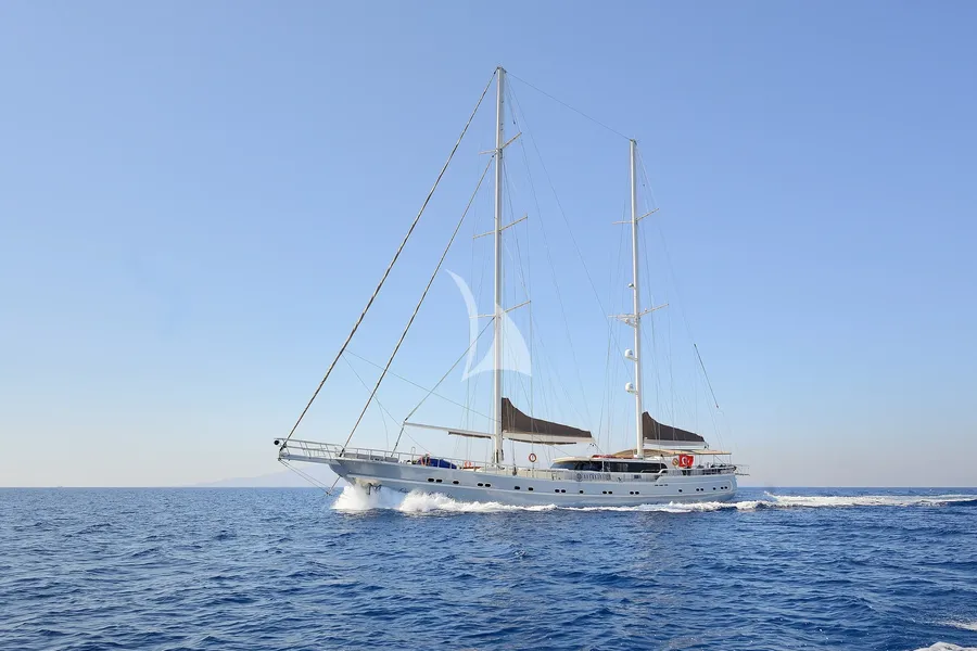QUEEN OF SALMAKIS, photos 1