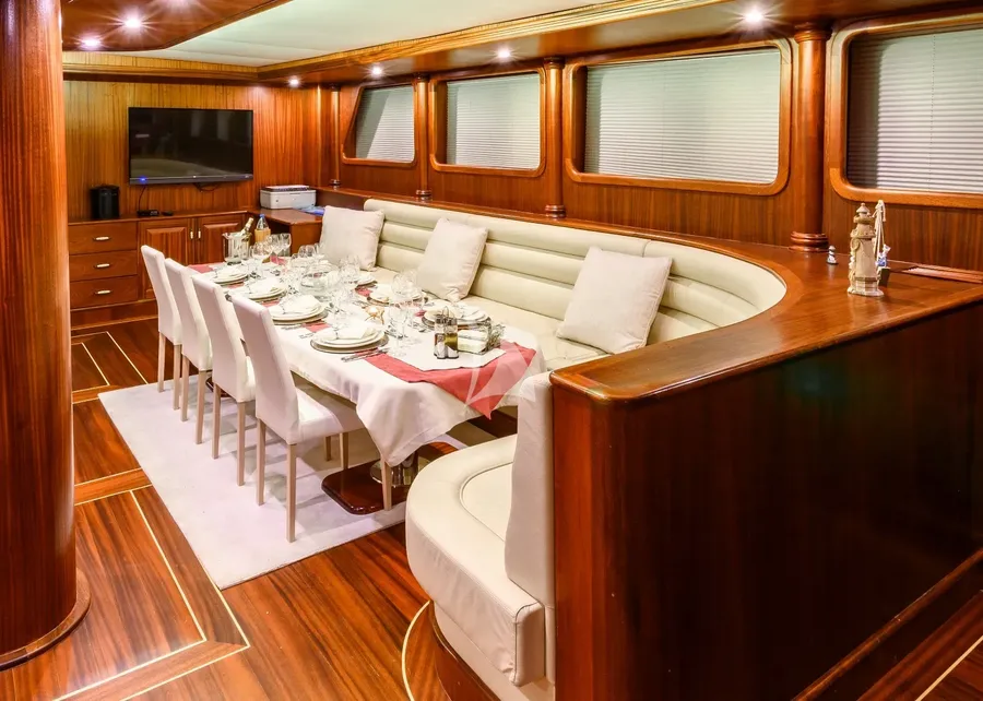 HALCON DEL MAR, inside 4