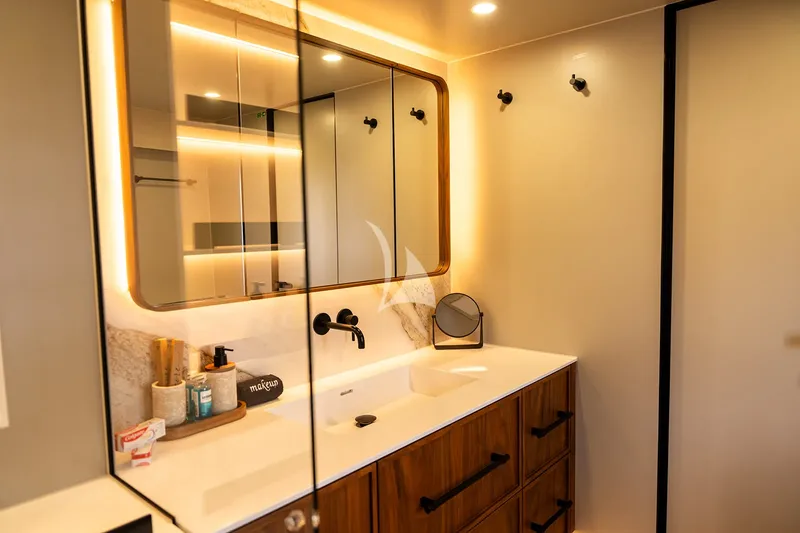 ENCORE, cabins 3