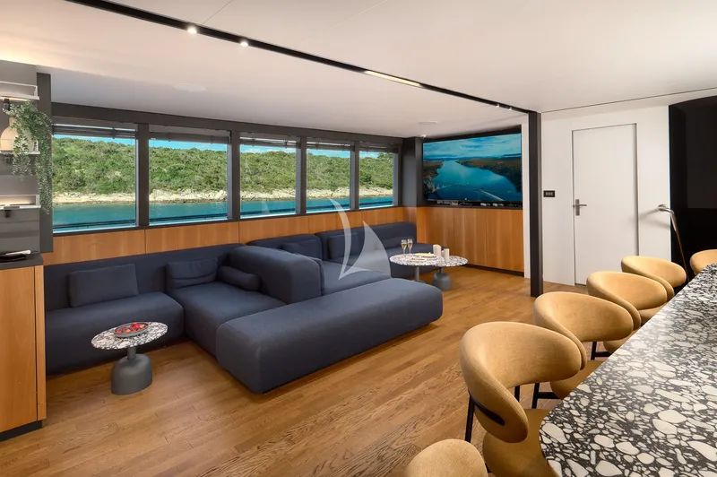 MARALLURE, inside 3