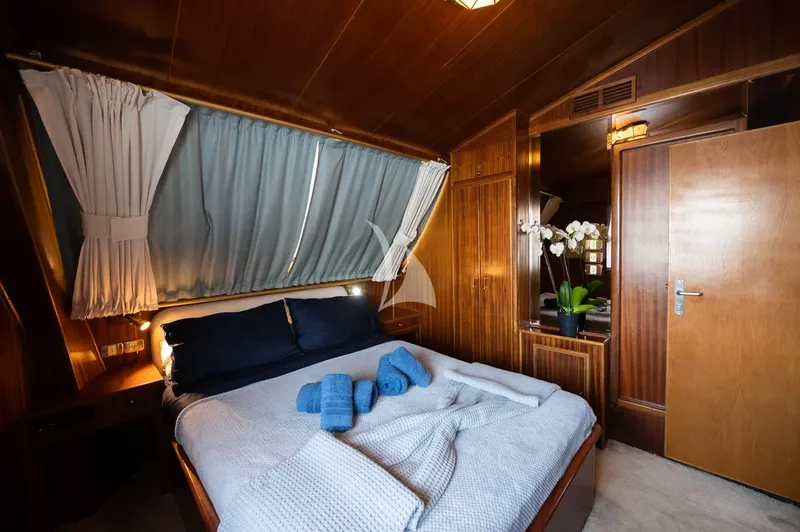 ELENA, cabins 3