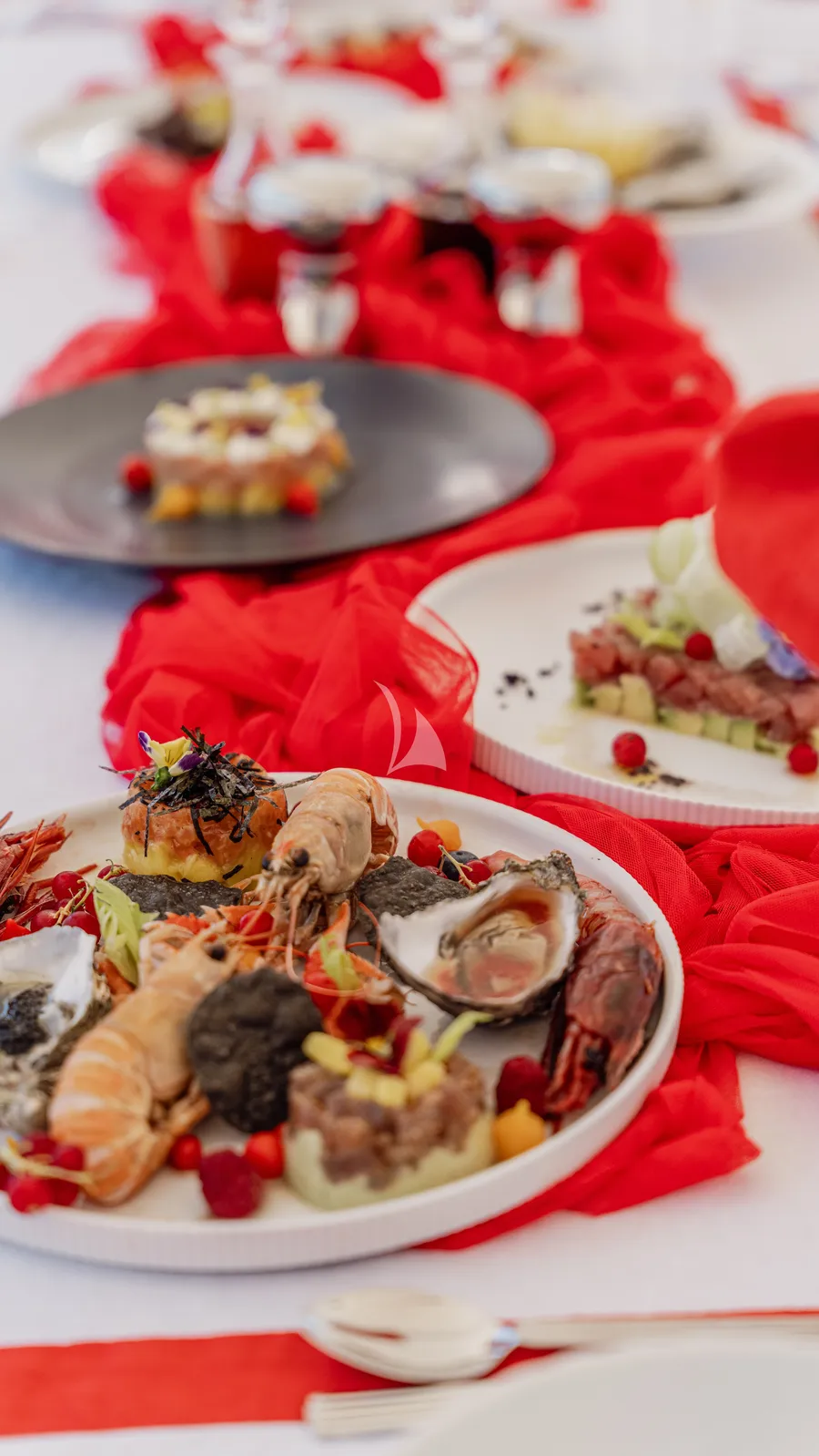 CHAMPAGNE AND CAVIAR, photos 2