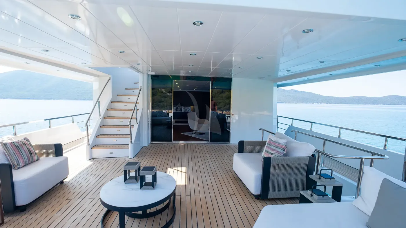 OCEAN BREEZE, inside 2