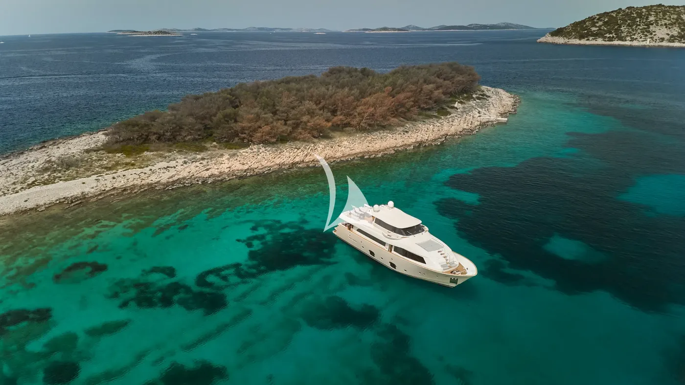FERRETTI, on deck 1
