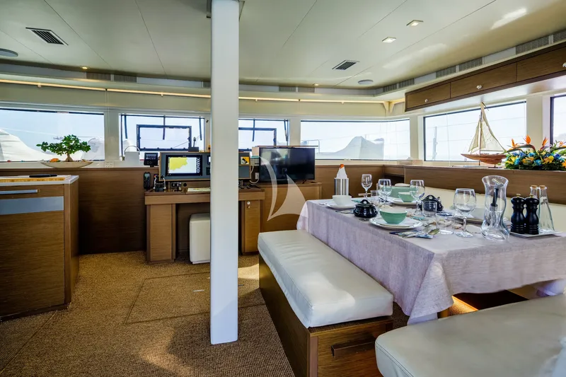 ELVIRA 52, inside 6