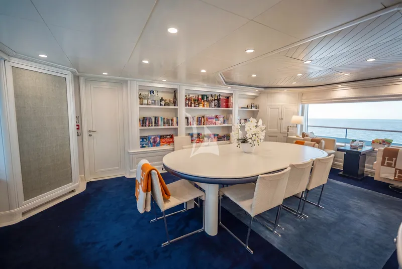 JUBILEE, inside 6