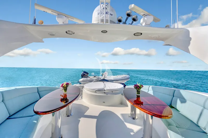 LE REVE, on deck 4