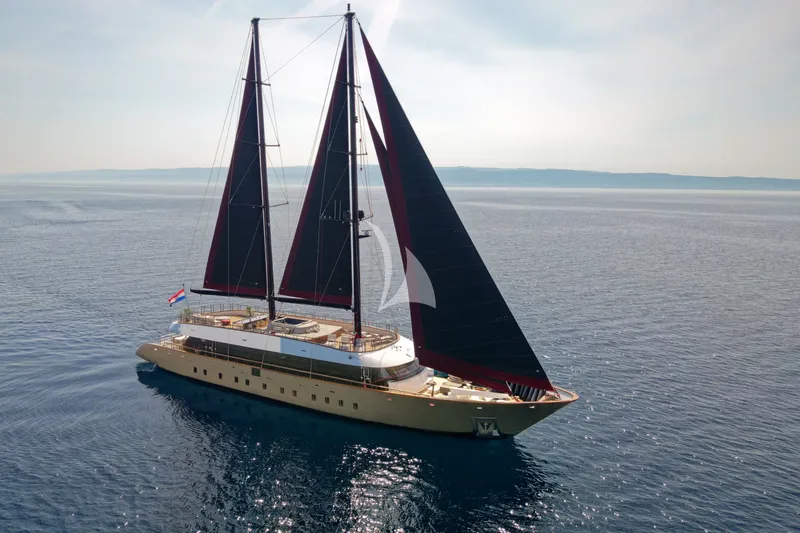 ANETTA, on deck 2