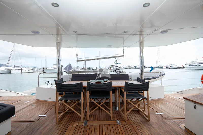 S/Y FENG, inside 2