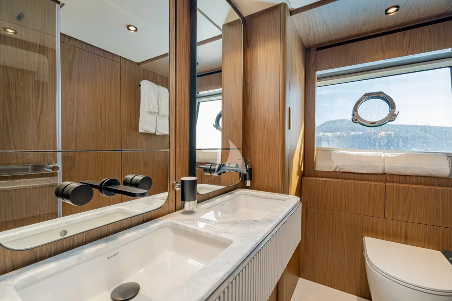 SEA DIAMOND, photos 4