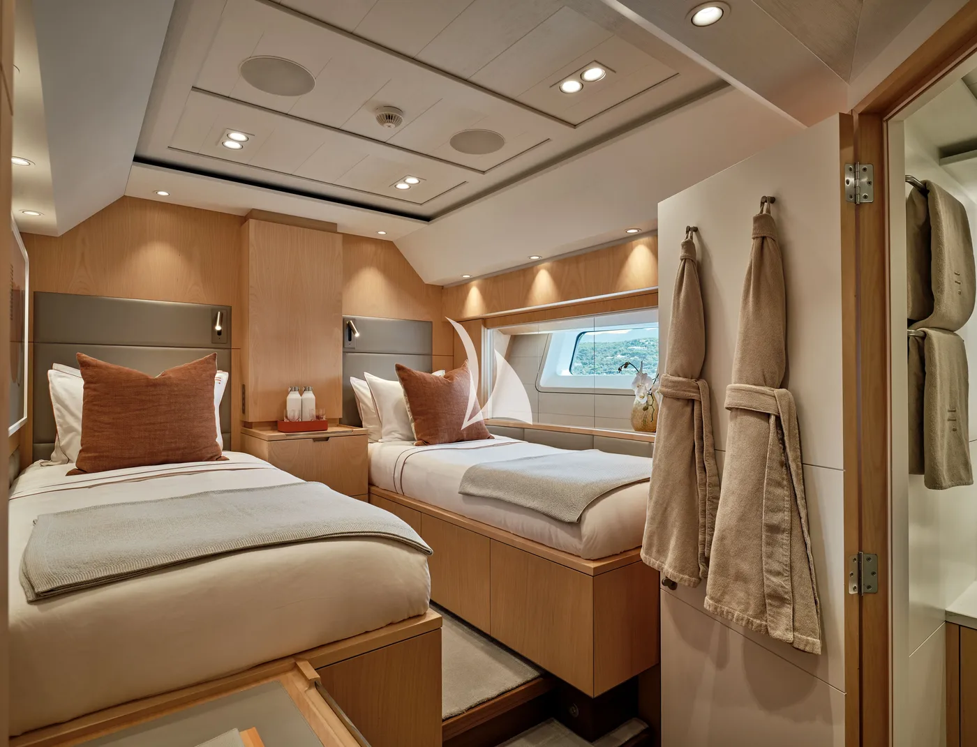 GUILLEMOT, cabins 2
