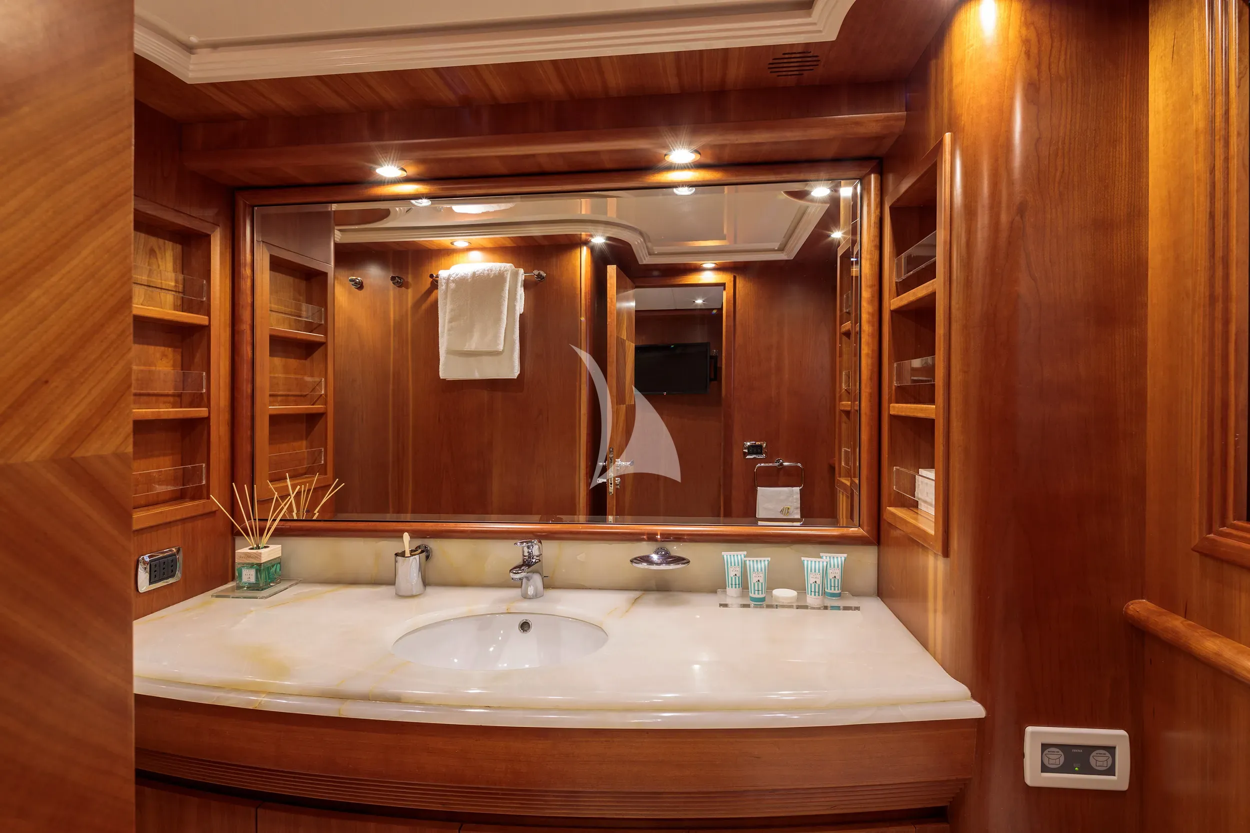 Cabin photo 2