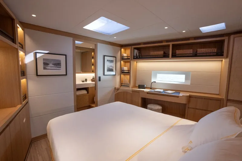 BIANCA II, cabins 5