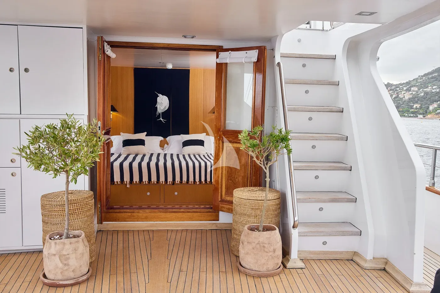 SOUNION II, cabins 1