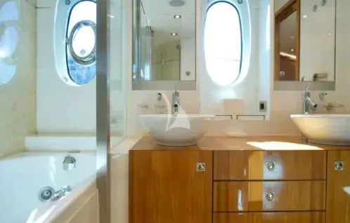 SEA BREEZE ONE, cabins 1