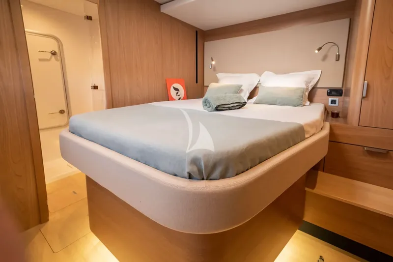 MILLENNIUM FALCON II, cabins 6