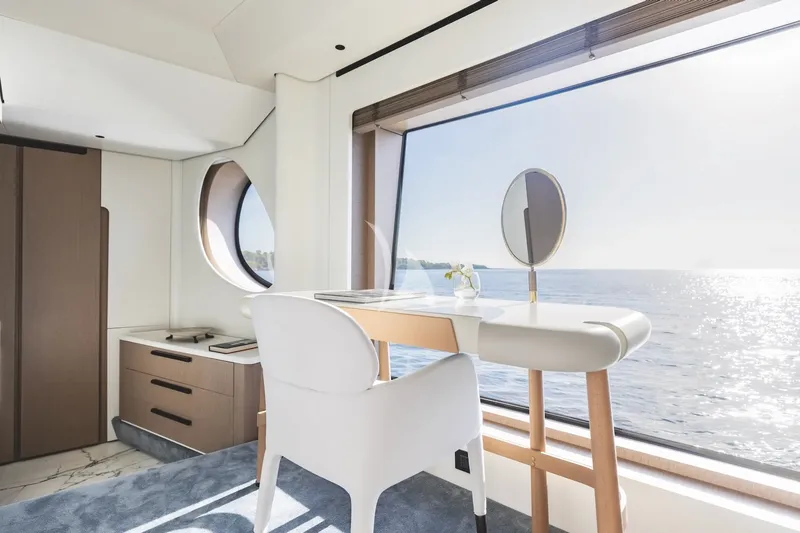 FIRST HORIZON, inside 6