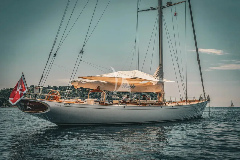 WHITEFIN, on deck 3