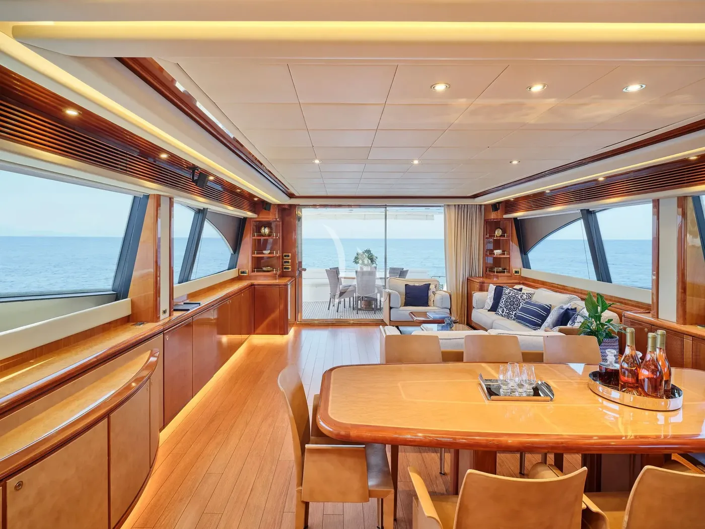 ESTIA ORION, inside 1