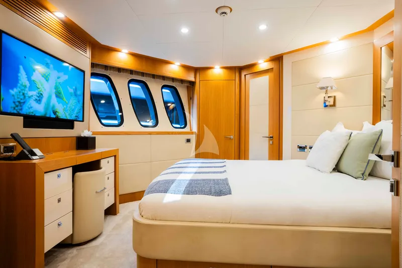 TENACITY, cabins 3