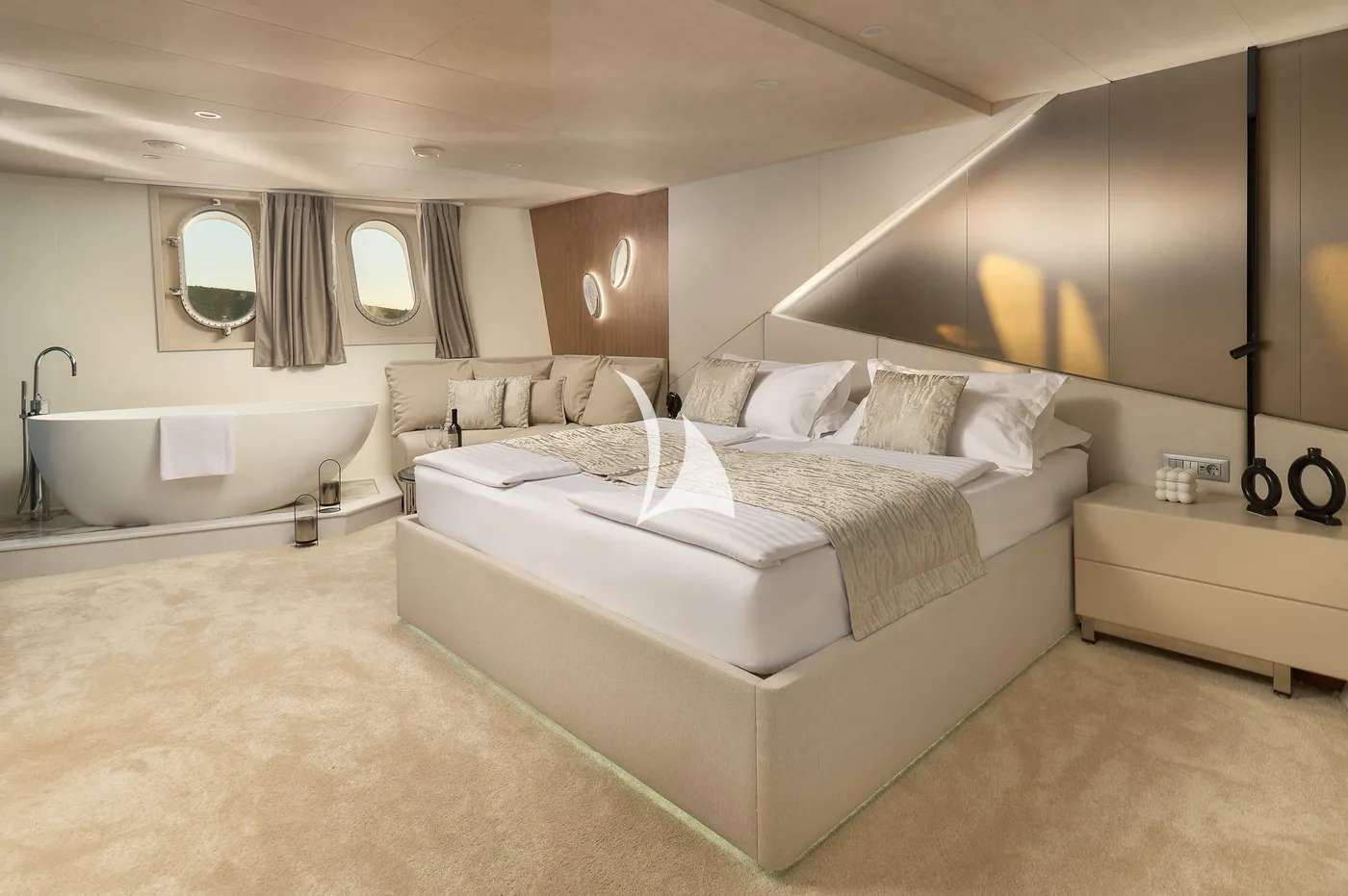 CRISTAL, cabins 1
