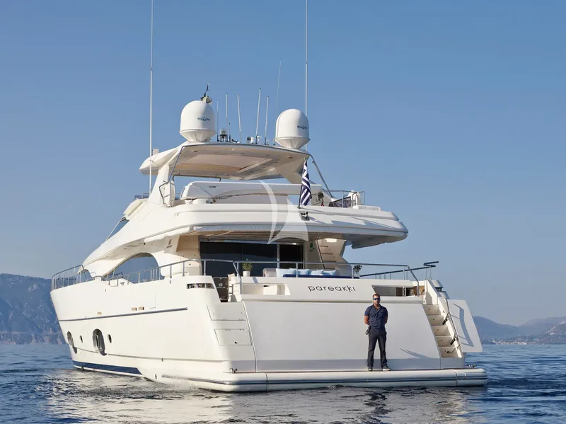 PAREAKKI, on deck 6