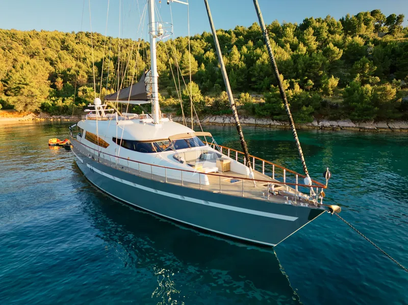 SAN LIMI, on deck 6