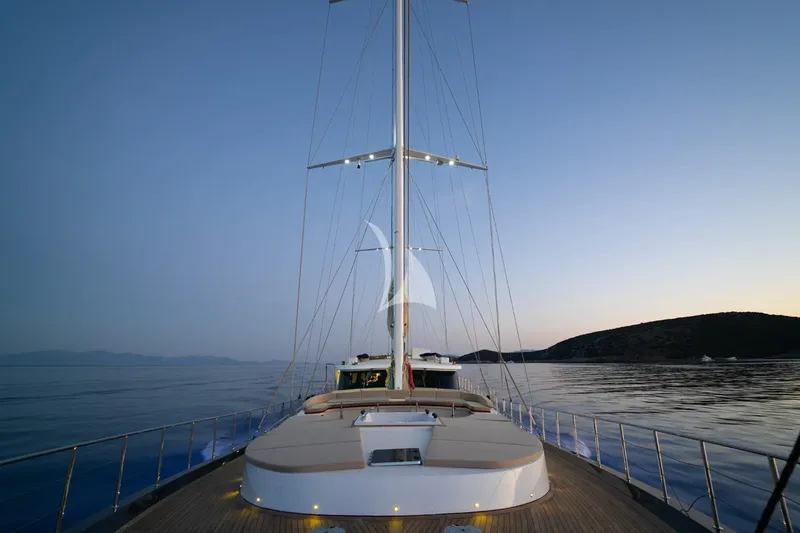 PERLA DEL MARE, on deck 6