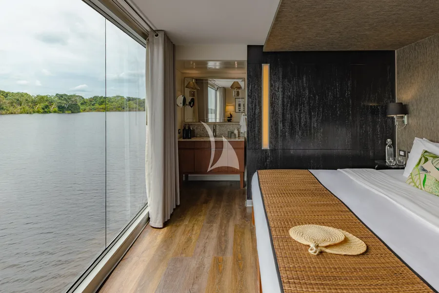 ARIA AMAZON, photos 1