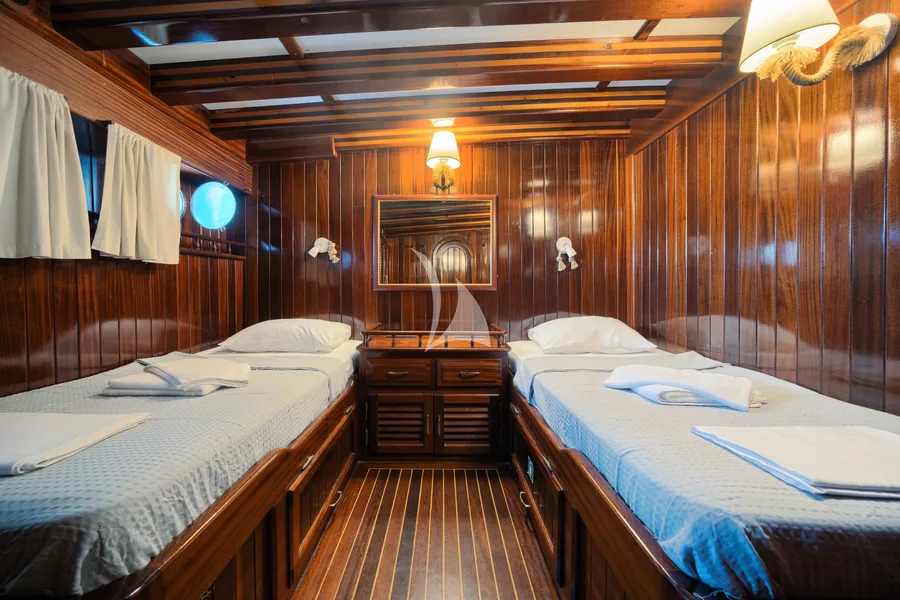 THALASSA, photos 2