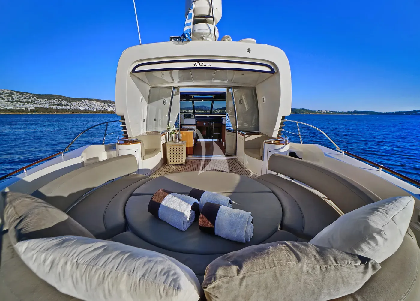 SEA U, photos 1