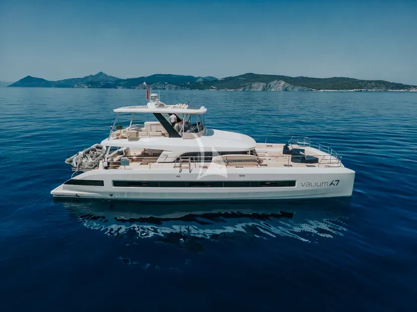 VALIUM 67 at anchor